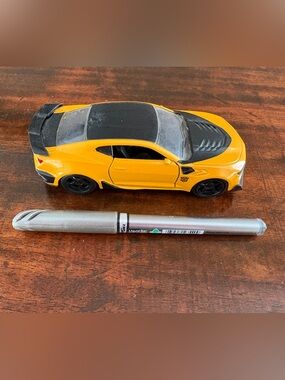(2/$30) Large Transformers -The Last Knight Camaro Bumblebee Diecast Car 1:3